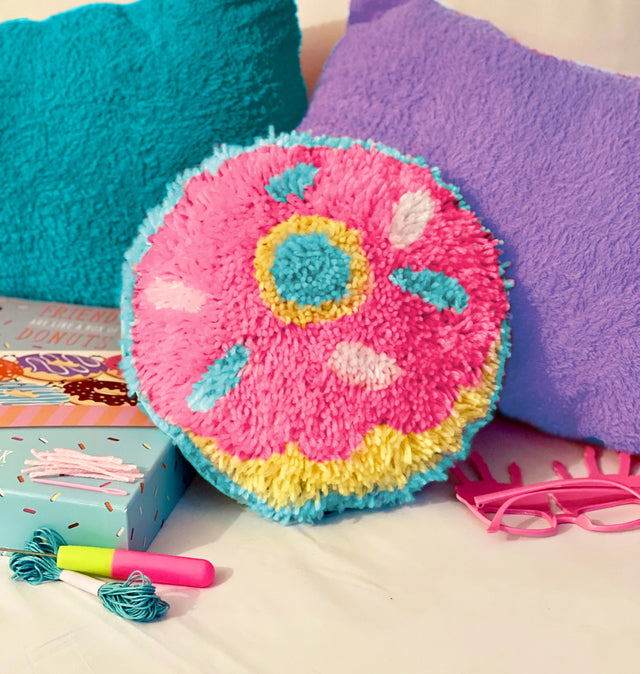 Totally Deco! Donut Latch Hook Pillow Set (Case of 6)